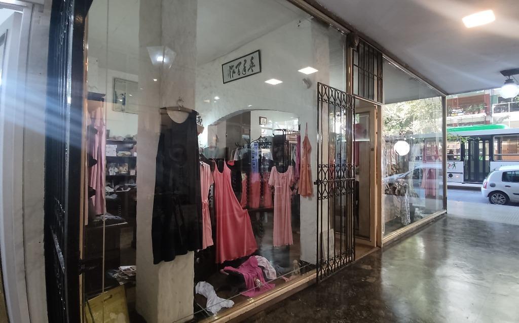 Foto de EXCELENTE LOCAL A LA CALLE SOBRE AVENIDA, imagen 2