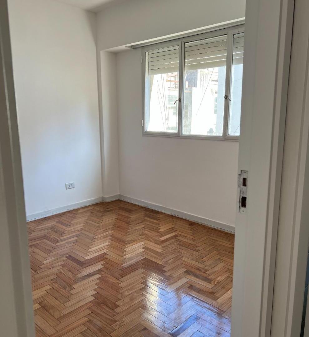 Foto de Departamento De Dos Ambientes Muy Luminoso Con Balcón Frances, imagen 5