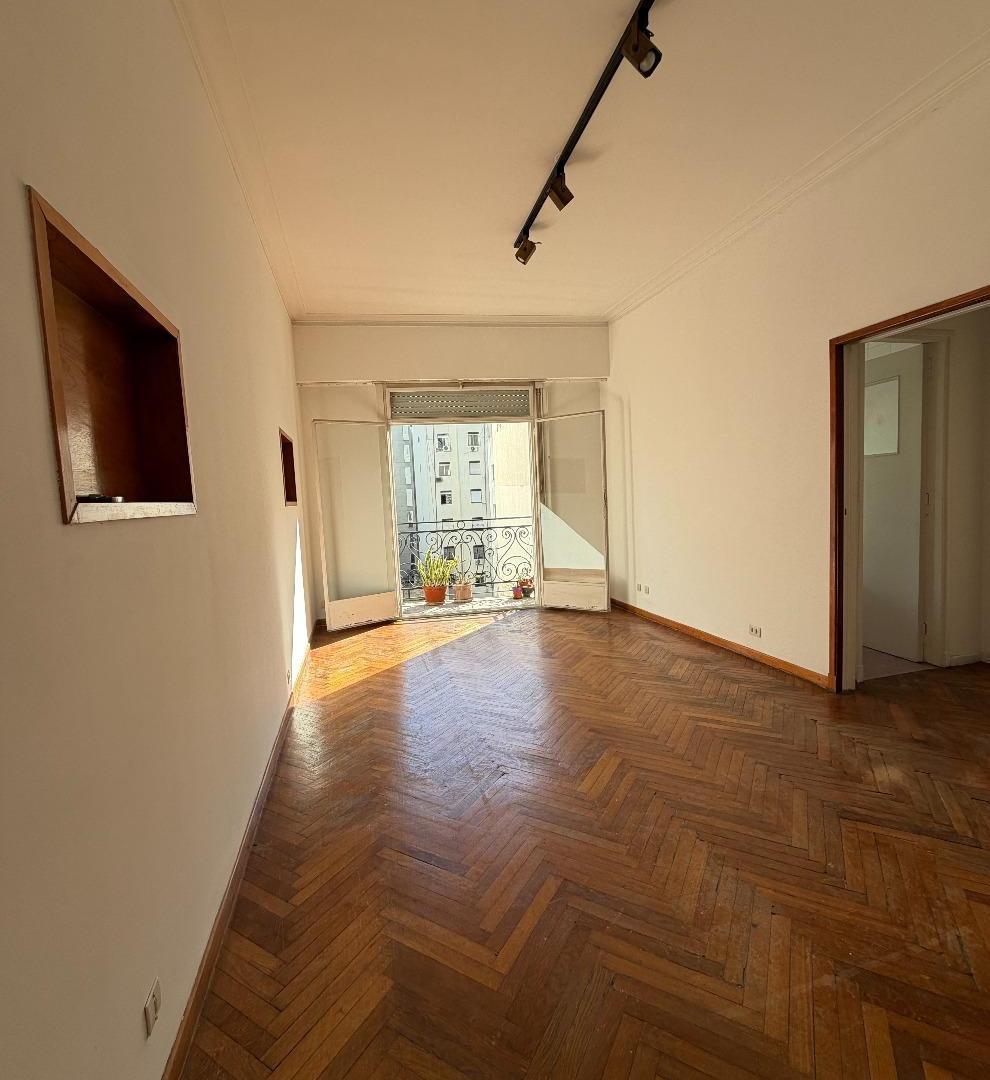 Foto de Excelente semipiso de 3 ambientes con dependencia y balcón al frente, imagen 1