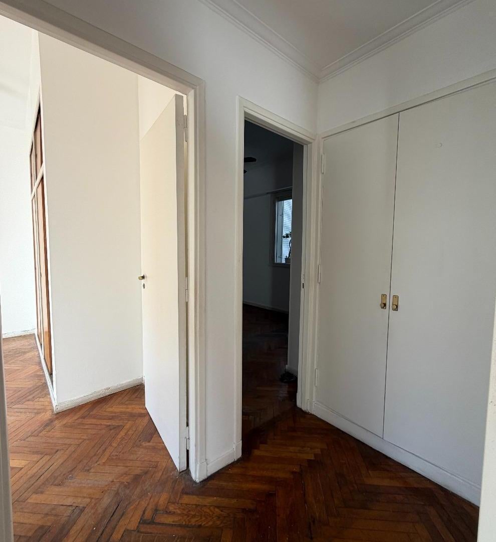 Foto de Excelente semipiso de 3 ambientes con dependencia y balcón al frente, imagen 2