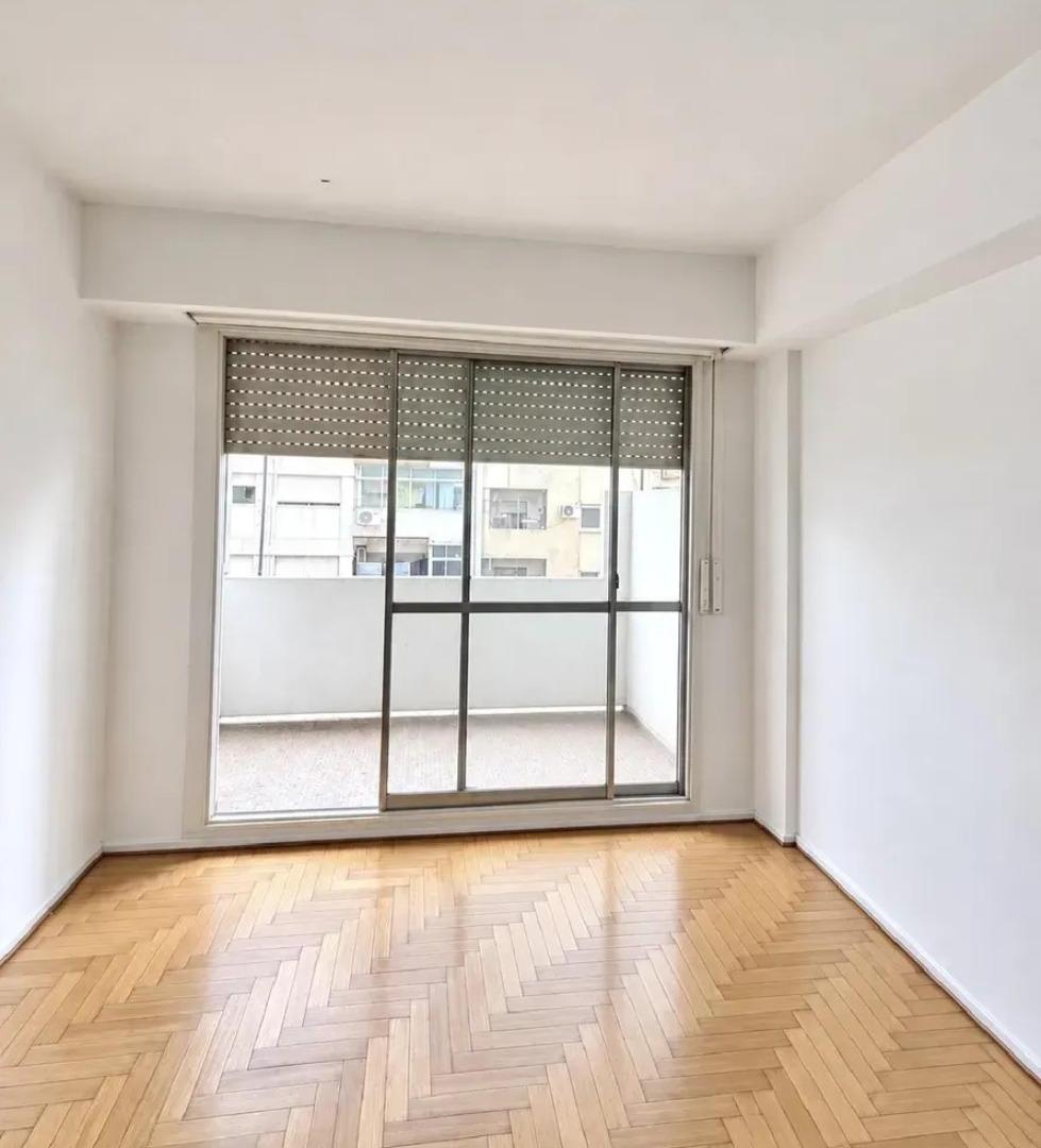 Foto de Luminoso 3 Ambientes En Balvanera | Piso Alto Con Balcón | A Pasos De, imagen 1