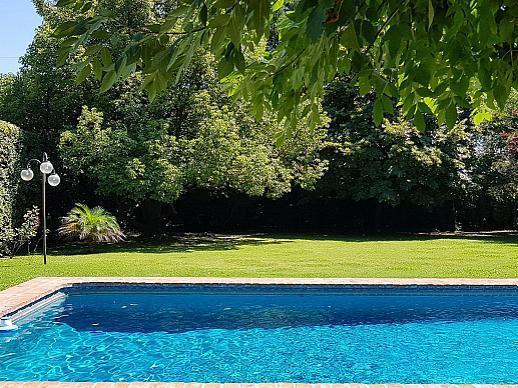 Casa de 5 ambientes en venta en Country El Rodal. Esteban Echeverría.
