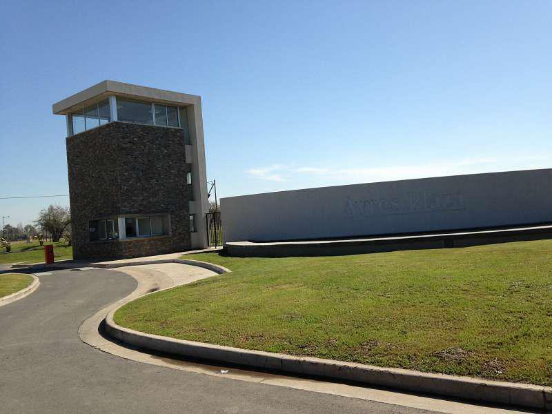 Lote a la venta en Ayres Plaza.