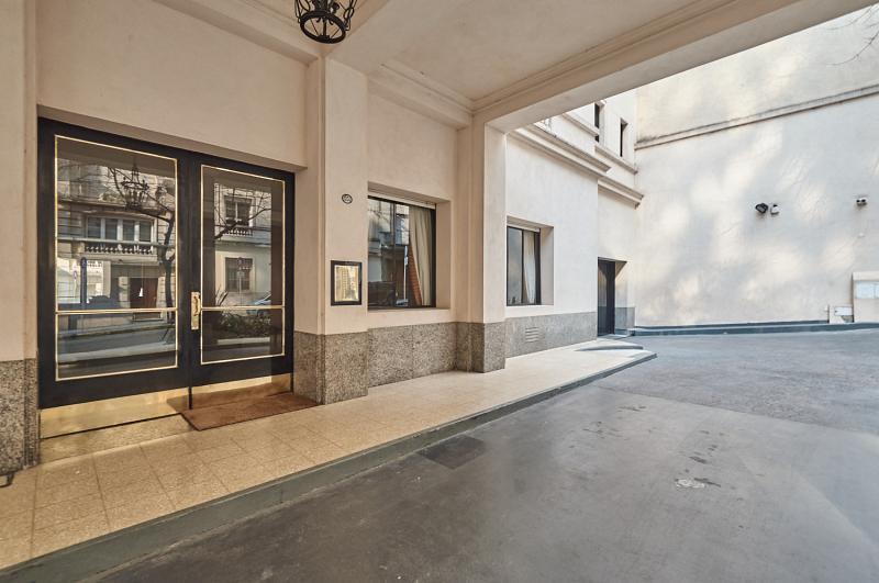 Departamento 4 Ambientes Impecable Reciclado con Vista y Seguridad en Recoleta 4