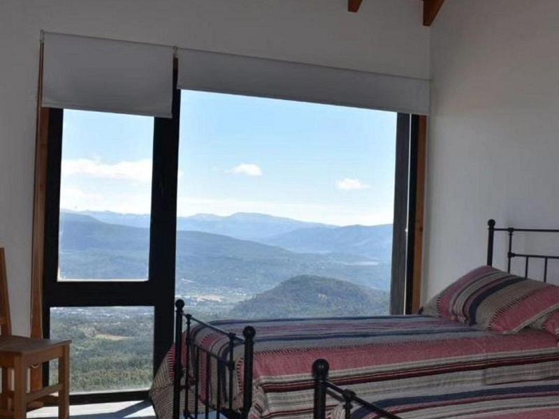Residencia en El Medio de La Naturelaza. Vistas Al Lago Lacar y Al Volcan Lanin Desde Tu Living. 3