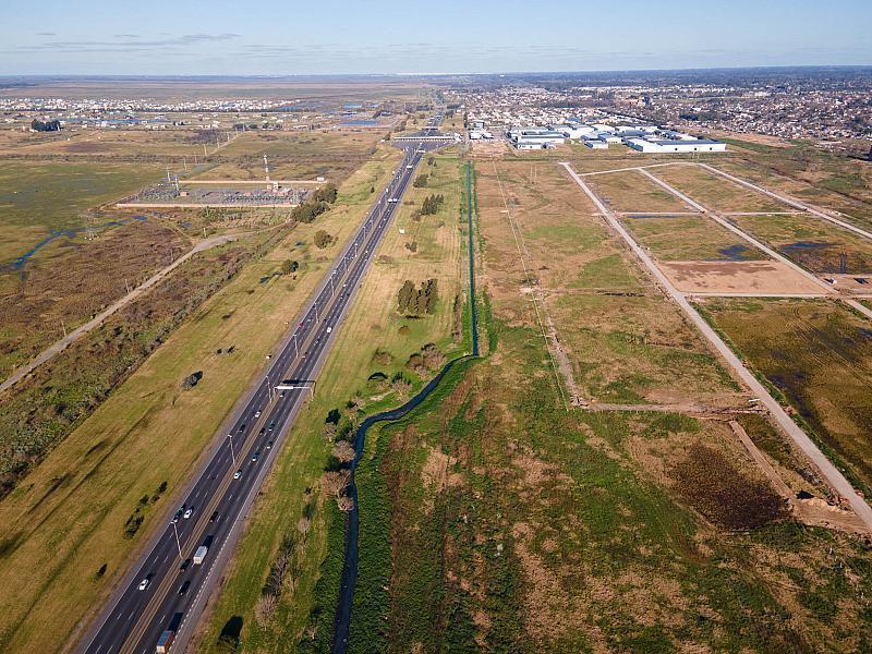 Excelente Parque Industrial en Hudson Sobre Aut Bs As - La Plata. Lotes Desde Los 2000 m². 1
