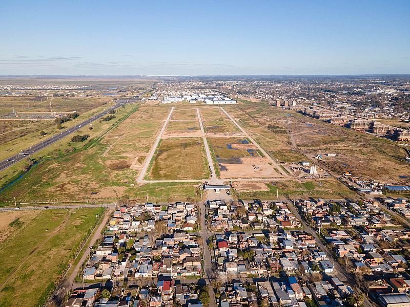 Excelente Parque Industrial en Hudson Sobre Autopista Bs As - La Plata. Lotes Desde 2000 m². 2