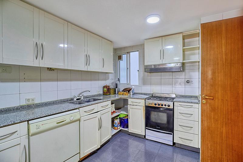 Callao 1900.piso Alto con Balcón. 3 Dorm.. Living Intimo. Mucha Luz. Cochera 4