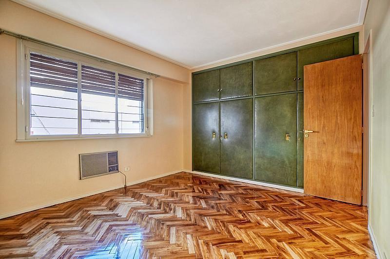 Callao 1900.piso Alto con Balcón. 3 Dorm.. Living Intimo. Mucha Luz. Cochera 2