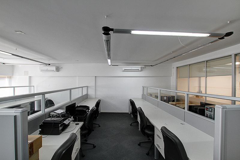 Foto de Oficina de 198 M2 con una cochera fija. Edificio ubicado a metros de, imagen 2