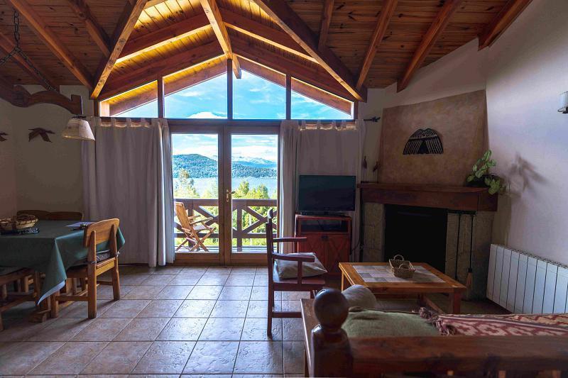 Bariloche Complejo de Bungalows con Vistas Al Lago, Rentable, Cerca de Llao Llao, Oportunidad 2