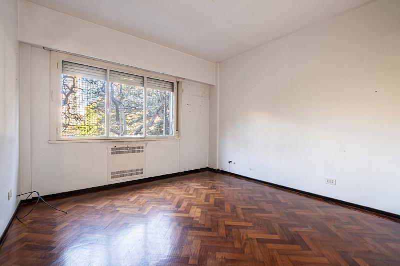 Departamento 5 Ambientes Semipiso Luminoso Impecable Vista Frente Cochera en Recoleta 2
