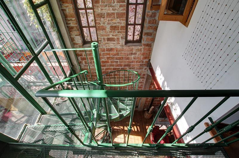 Centro Cultural, Casa con Patio y Pileta. Amplias Opciones en de Uso. Oportunidad 3