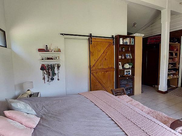 Casa Quinta en Venta en Ezeiza, Terreno de 2200 m². Conquincho y Piscina, Más Dependencia. 3