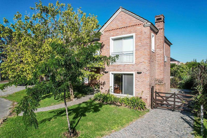 Excelente Casa Venta con Gran Jardin, Mucha Luz y Sol 5