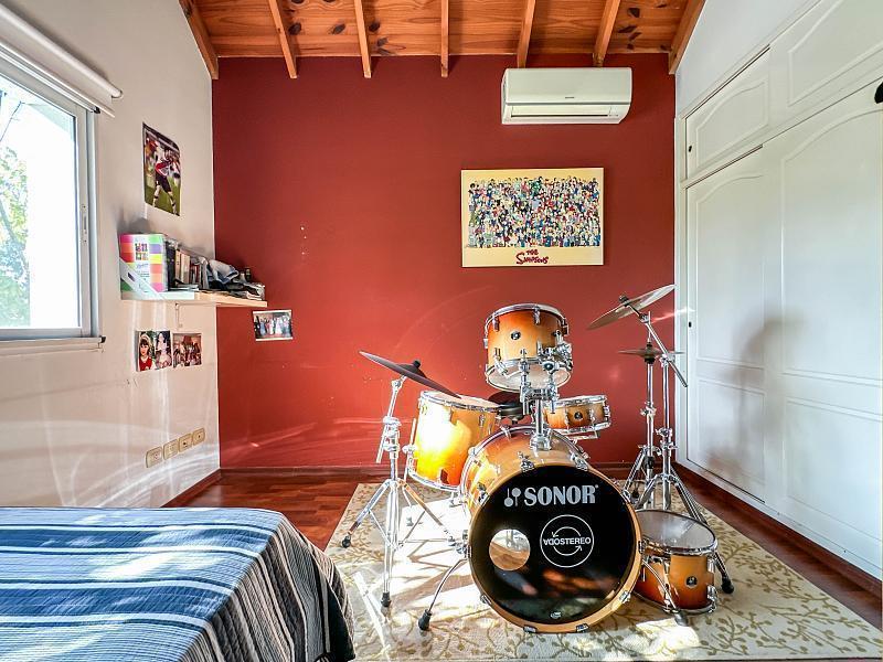 Excelente Casa Venta con Gran Jardin, Mucha Luz y Sol 4