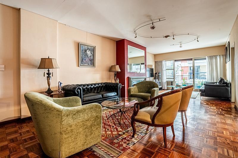 Departamento de 6 Ambientes. Impecable. Recoleta. Cochera 3