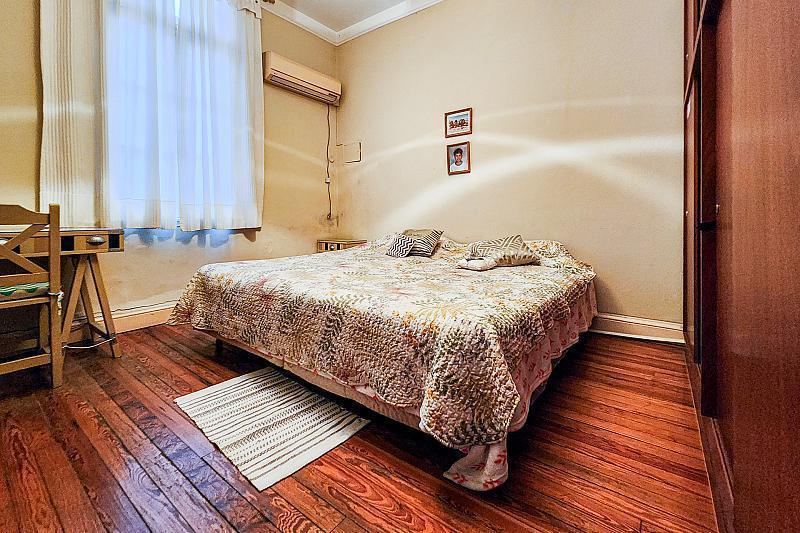 Venta Casa 4 Dorm. en Esquina con Patio Terraza Reciclada Flores 1