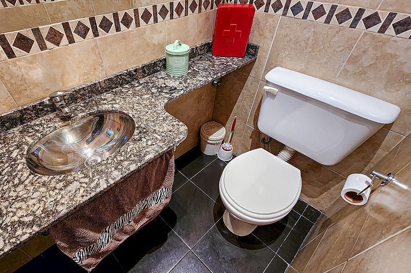 Venta Casa 4 Dorm. en Esquina con Patio Terraza Reciclada Flores 4