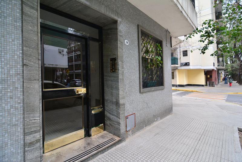 Foto de Venta Departamento 4 ambientes PB esquina al frente Caballito, imagen 5