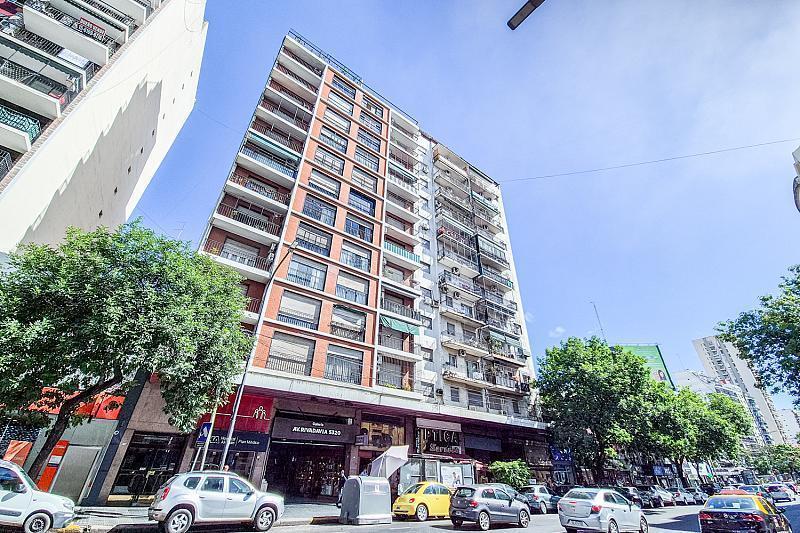 Venta Departamento 4 Ambientes C/dep Al Frente Amplio Balcón/patio Caballito 5