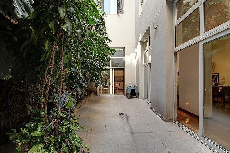 Casa 9 Ambientes Impecable Luminosa Terraza Jardin Gym Bodega con Cochera en Recoleta 1