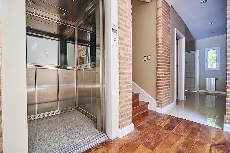 Impecable. Casa de Tres Plantas con Ascensor Interno. Villa Urquiza. Pileta. Jardín. 1