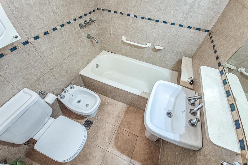 Oportunidad. 3 Ambientes en Recoleta. Luz y Sol. 2