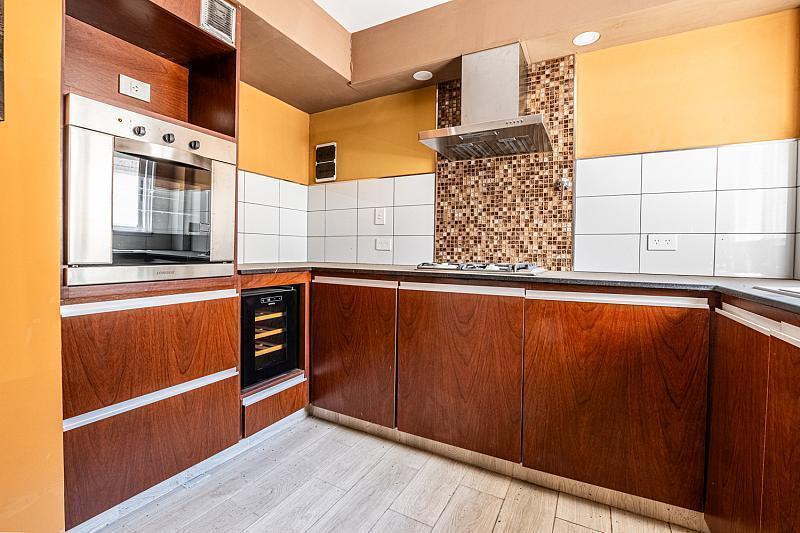 Venta 4 Ambientes Impecable a Nuevo Balcón San Martín 5