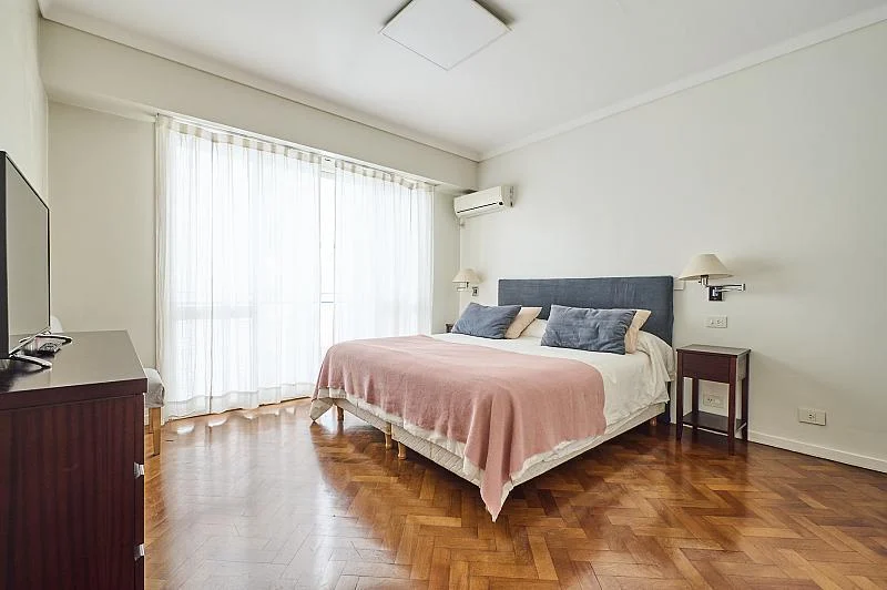 Piso. 5 Ambientes. Recoleta - Balcón - Dormitorio en Suite - Baulera 4