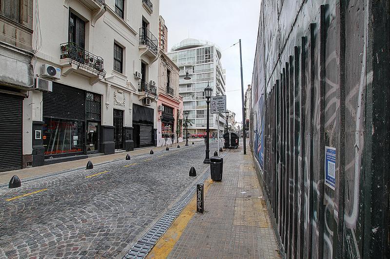Terreno en Esquina Sobre Av Independencia 2