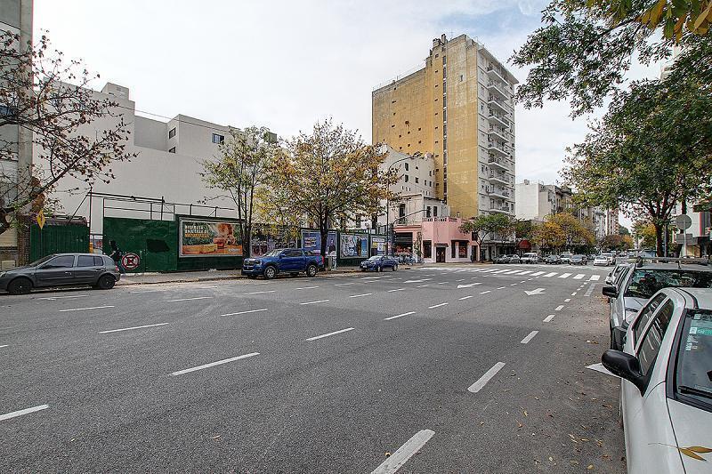 Terreno en Esquina Sobre Av Independencia 1