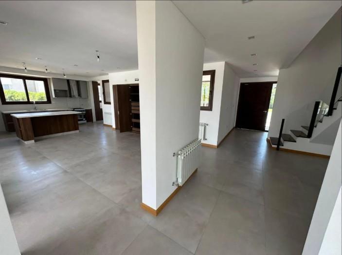 Impecable casa a estrenar en Terralagos. Canning, Ezeiza.