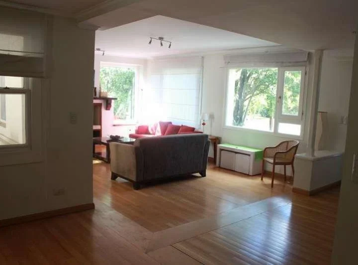 Excelente casa a la Venta en Barrio San Jorge Village. 4