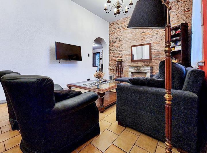 Venta Casa 4 dormitorios En esquina con patio terraza Reciclada Flores 2