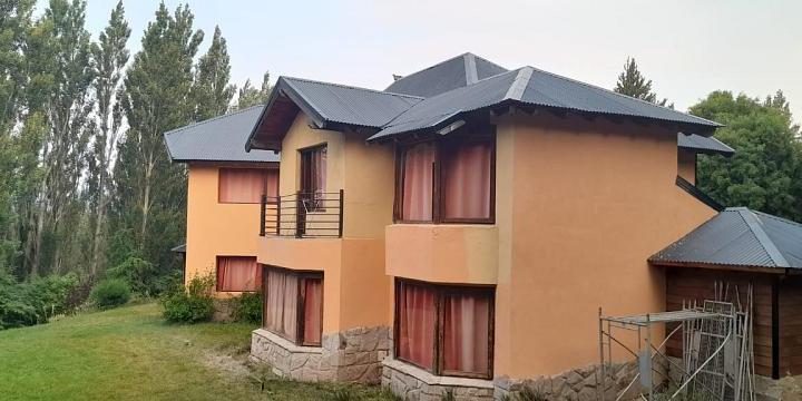 Excelente Apart Hotel con 1 hectárea en Bariloche 4
