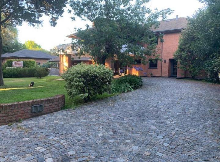 Excelente casa a la venta en Highland Park. 2