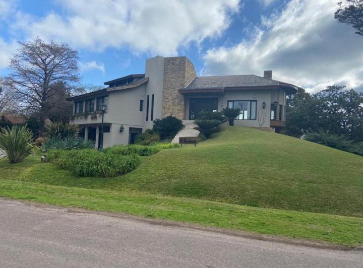 Excelente casa de gran categoría en Venta. 3