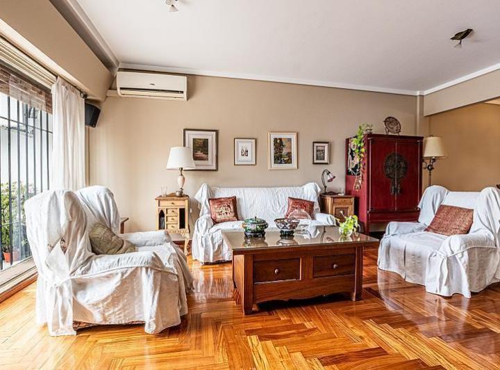 Venta Departamento 5 ambientes Piso Amplio con balcón terraza Cochera Parque Rivadavia Caballito 2