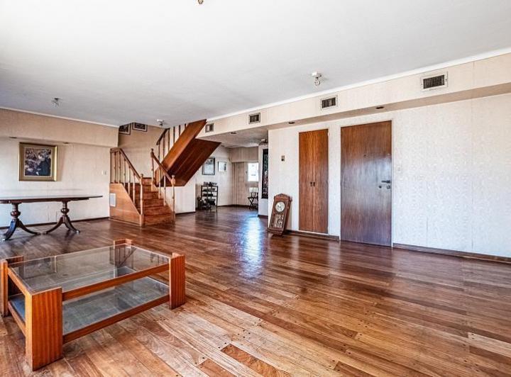 Venta Departamento 4 ambientes Dúplex Cochera Baulera Caballito 4