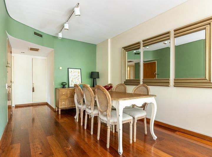 Venta Departamento 4 ambientes Piso Amplio Luminoso Balcones Cochera Flores 4