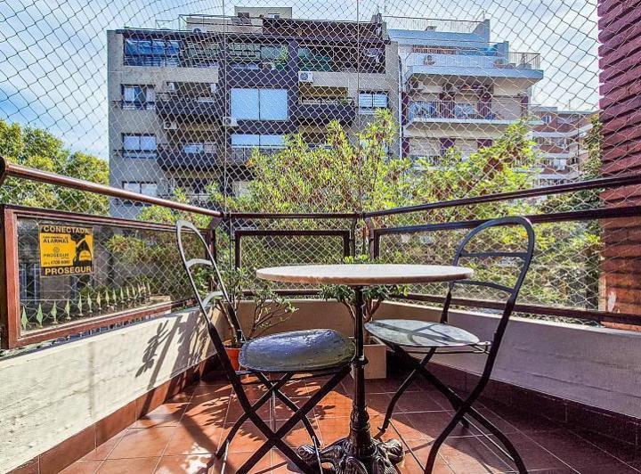 Venta Departamento 4 ambientes Piso Amplio Luminoso Balcones Cochera Flores 3
