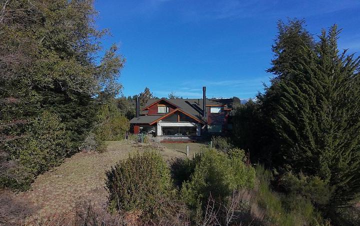 Excelente propiedad con vista al Lago Correntoso. Completamente equipada. 3