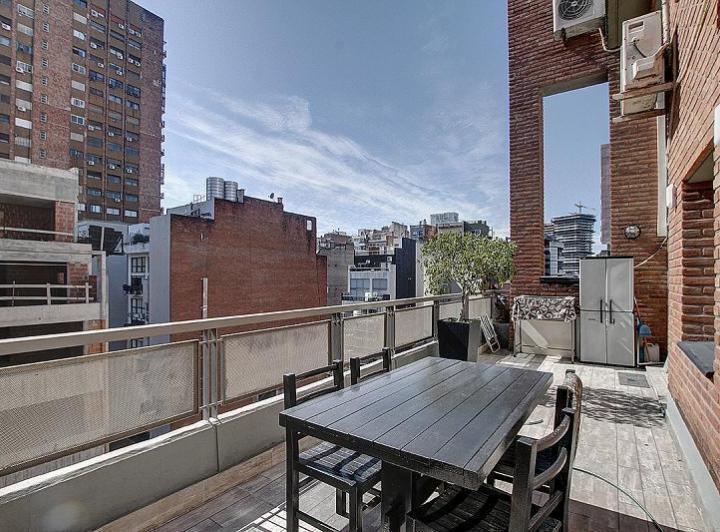 Duplex. 2 ambientes con balcón terraza. Las Cañitas. Cochera fija y cubierta 2