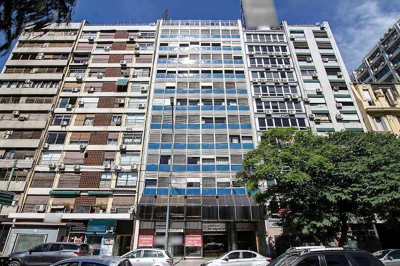 Oficina de 215 m2 en el centro. Vista abierta, buen estado