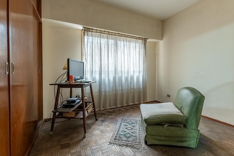 Venta Departamento 4 ambientes Al frente Balcón Caballito