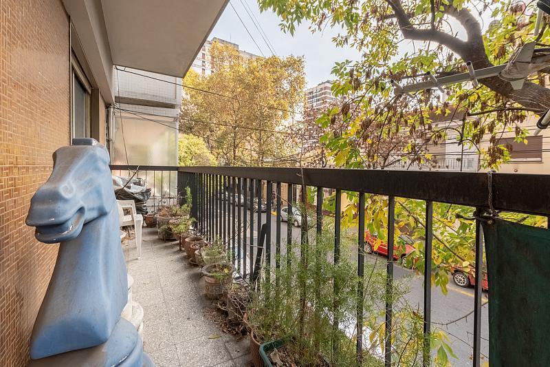 Venta Departamento 4 ambientes Al frente Balcón Caballito