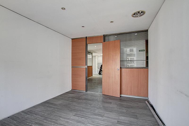 Oficina en alquiler en Microcentro. Piso completo de 210 M2. Dos (2) cocheras