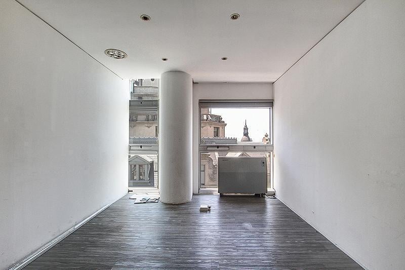 Oficina en alquiler en Microcentro. Piso completo de 210 M2. Dos (2) cocheras