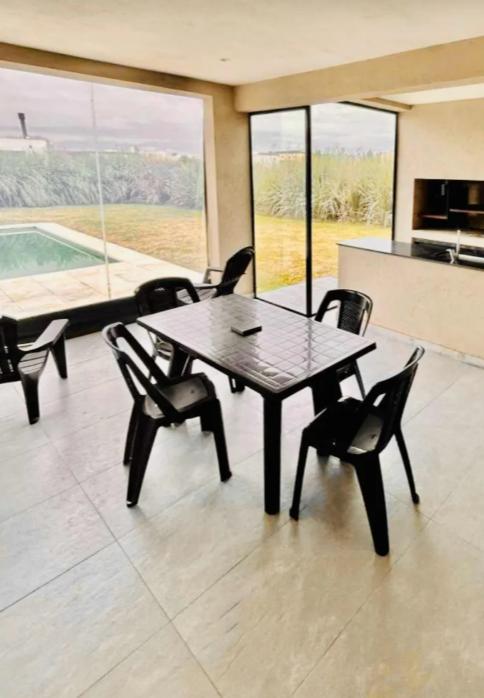 Foto de Casa de 5 ambientes en barrio Santa Inés. Canning, Esteban Echeverría., imagen 5